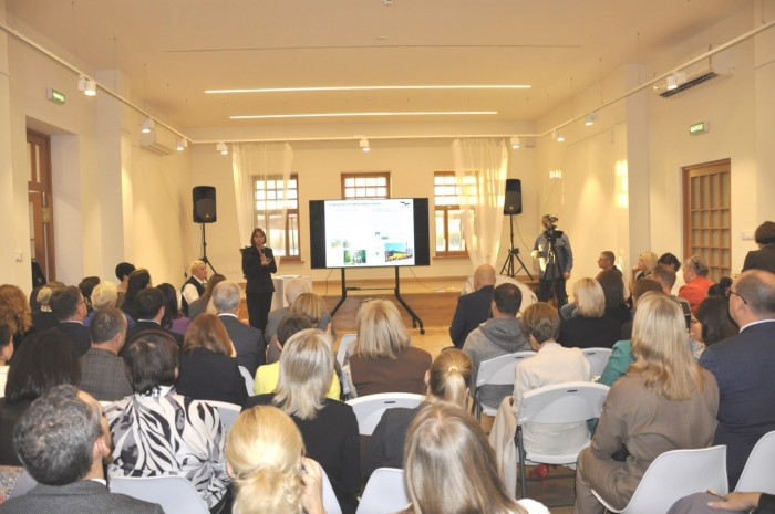 98bf7fb7-b7a4-46ec-bda7-b220762c087b