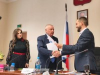 photo_5334645249504123438_y